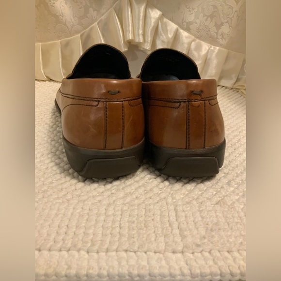 COLE HAAN - Picture 6 of 9